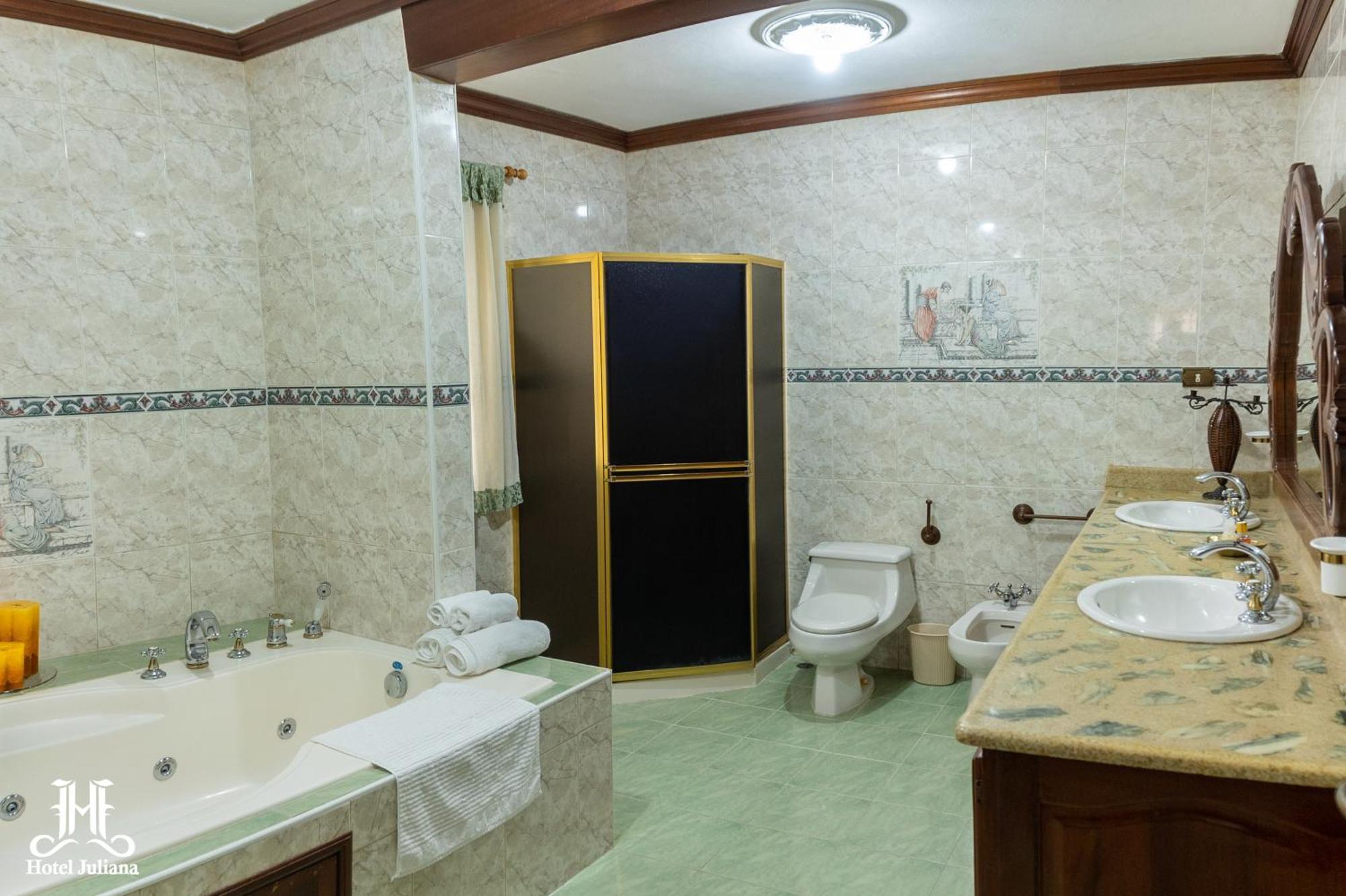 Hotel Juliana 나구아 외부 사진